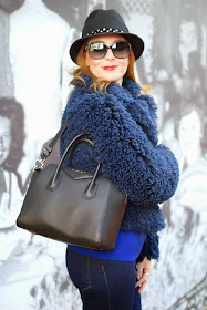So Allure fake fur jacket, Givenchy Antigona bag, black small Antigona, Fashion and Cookies, fashion blogger