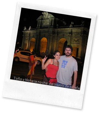 Mi novia y yo en Cibeles celebrando el mundial