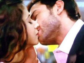 Bollywood Kissing Photos 