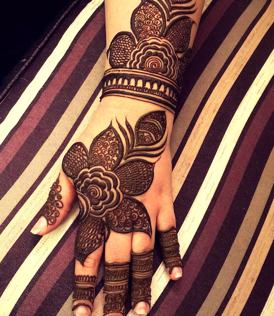 SIMPLE MEHANDI DESIGNS