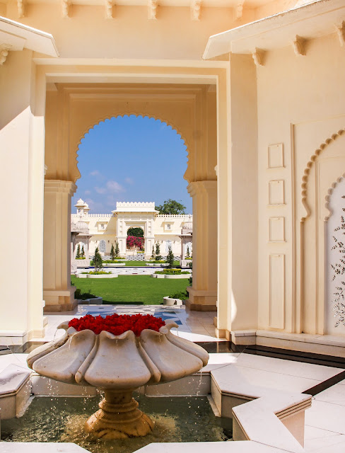 Luxury Getaway in Udaipur:    Udaipur, known for its lakes and palaces, offers a luxurious setting for New Year celebrations. Many upscale hotels and resorts host gala dinners, featuring live entertainment and stunning views of the city.