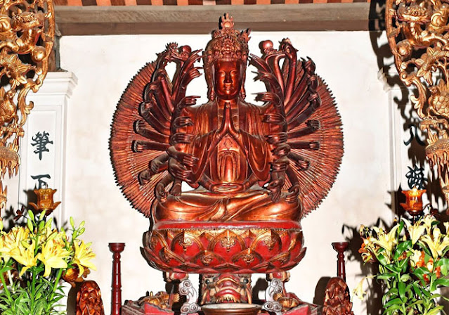 Những ai không được thờ Phật Bà Quan Âm và nên đặt tượng như thế nào?
