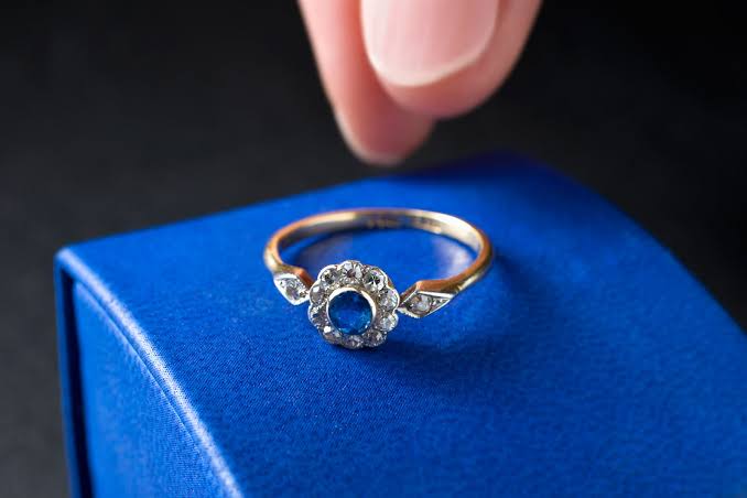 WHAT DOES THE ENGAGEMENT RING MEAN?