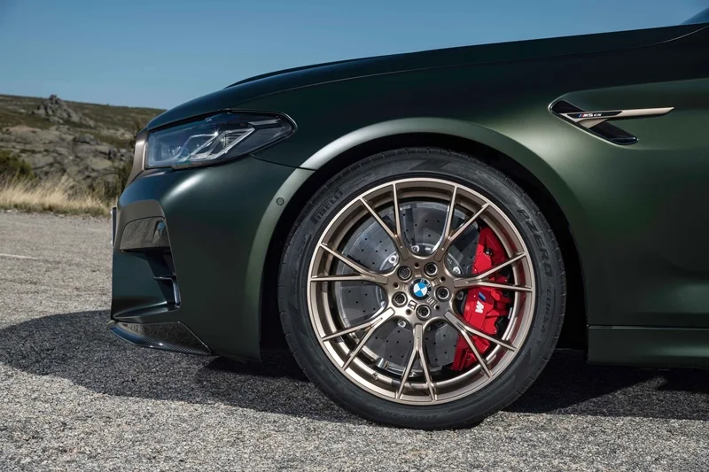 Yeni BMW M5 CS Türkiye’de yollara çıkmaya hazırlanıyor