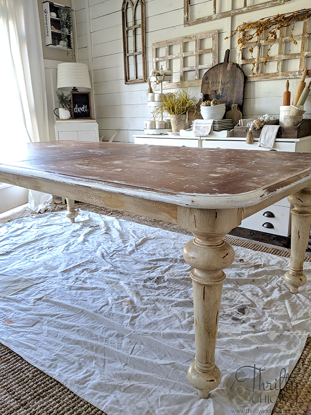 how to distress furniture. Farmhouse table makeover. white farmhouse table. Farmhouse dining room inspiration. Farmhouse dining room decor ideas.