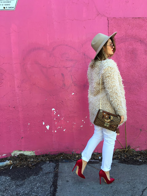 red heels, red pumps, velvet stilettos, red stilettos, fur coat, spring outfit, pink and red outfit, what to wear with red color, toronto street style, best of toronto style, urban street style, best toronto blogger, best canadian fashion blogger, sta nositi sa crvenom bojom, prolecni outfit