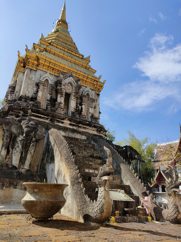 private tours to chiang man temple, wat chiang man tour, chiang man temple, wat chiang mun, chiang mun temple, chiang mai tour agency, tour agency in chiang mai