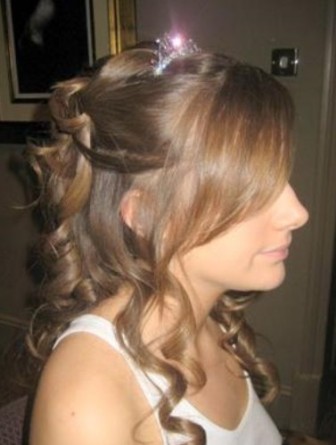 prom hairstyles 2011 curly hair. prom hairstyles 2011 curly