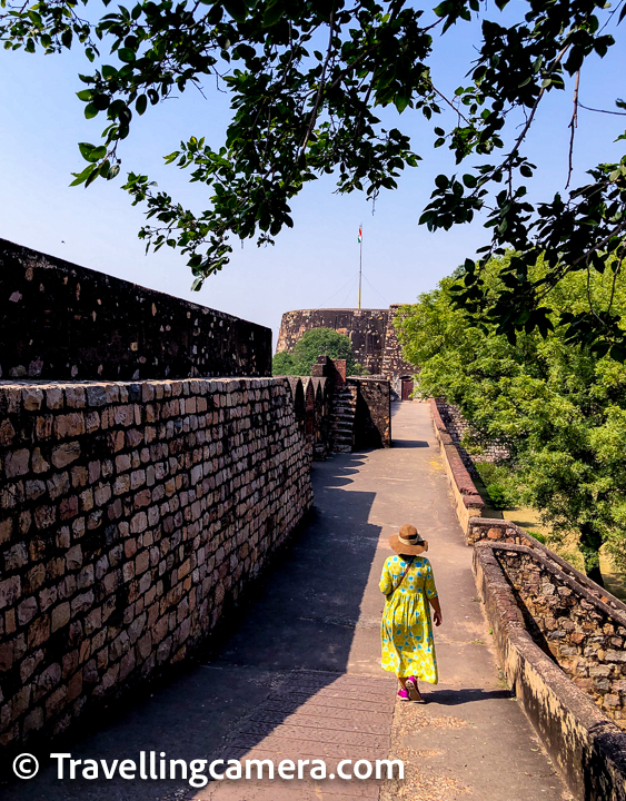 During the reign of Maharaja Chhattrasal, in 1728, Mohammed Khan Bangash attacked his kingdom, and at that time Peshwa Bajirao helped Maharaja Chattrasal defeat the Mughal army. And in return, Maharaja Chattrasal offered the Peshwa a part of his kingdom, which included Jhansi.