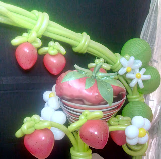 How to make easy balloon strawberries  https://www.youtube.com/watch?v=TbPG18T54-s&t=125s.  By Paraskevi Kaskani