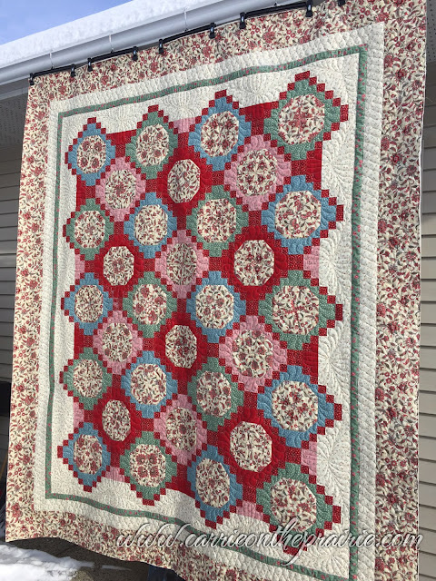 http://carrieontheprairie.blogspot.ca/2017/02/donnas-trellis-garden-quilt.html