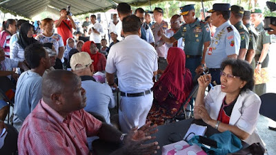 Peduli Papua, Lantamal X Salurkan Paket Sembako dan Yankes Gratis