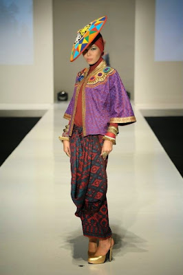 Baju Muslim Batik Wanita Terbaik 2015