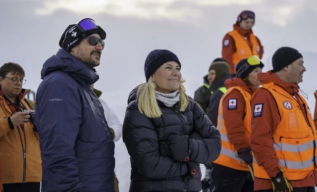 Crown Prince Haakon and Crown Princess Mette-Marit visited the Red Cross' Finse Course on the mountains in Finse