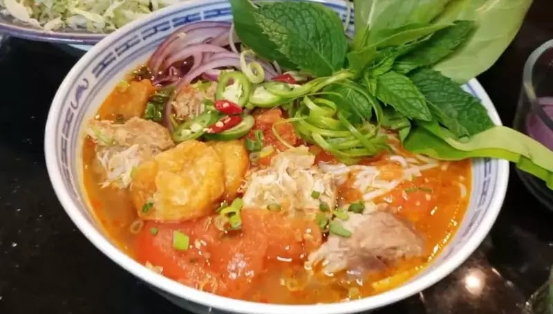 Bun rieu, crab and tomato noodle soup