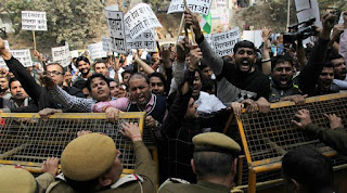 POSTEST POLICE IN JNU CAMPUS