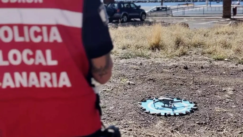 Uno de los drones con los que cuenta la Policía Local de Santa Cruz (El Día).