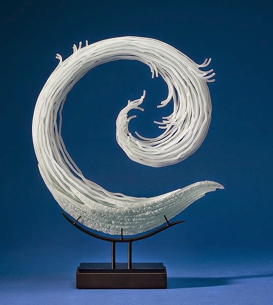 K. William LeQuier esculturas de vidro como ondas do mar tentáculos