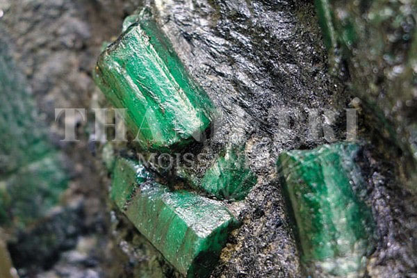 Đá Emerald trong tự nhiên