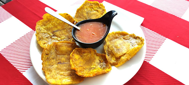 Patacones con salsa en Restaurante Hostería Guatavita - Cundinamarca