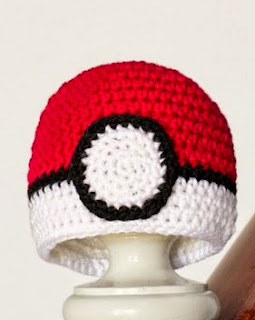 http://translate.google.es/translate?hl=es&sl=en&tl=es&u=http%3A%2F%2Fwww.hopefulhoney.com%2F2014%2F11%2Fnewborn-pokemon-pokeball-inspired-hat.html