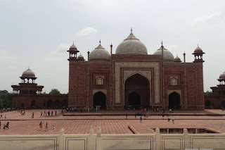  Masjid di Taj Mahal