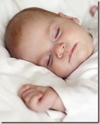 bebe drmiendo
