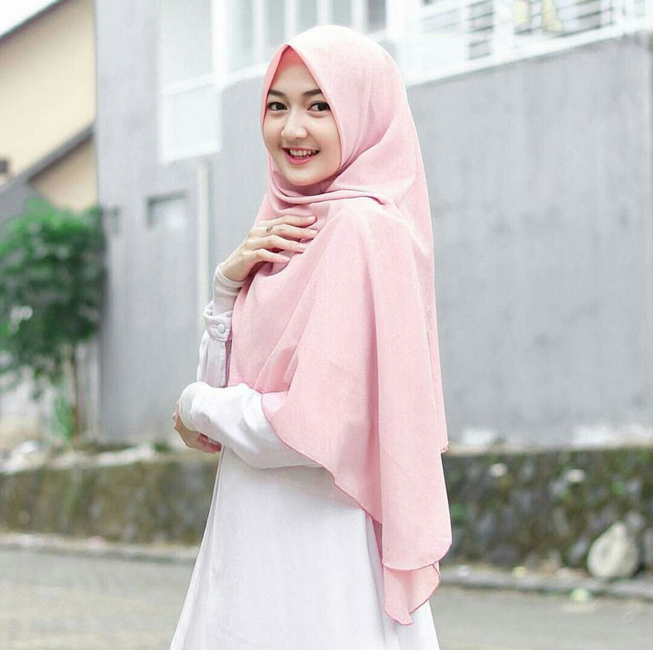 Foto Wanita Cantik Pakai Hijab Syari