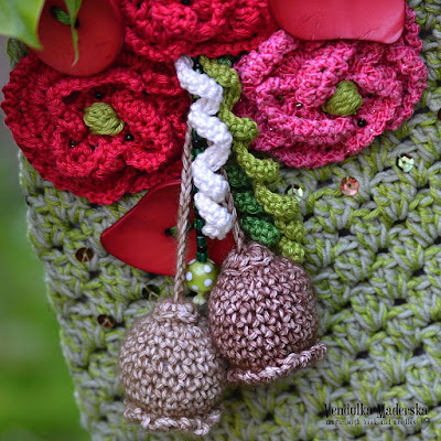 Crochet poppy bag by Vendulka Maderska