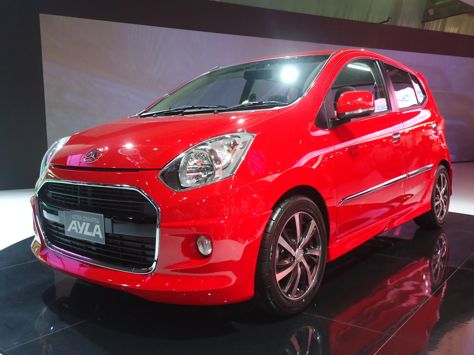 Mobil Daihatsu Ayla Terbaru