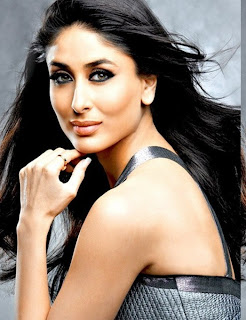 Kareena Kapoor Hot Smiling Photos