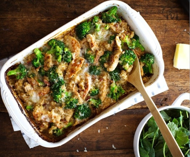 Creamy Chicken Quinoa and Broccoli Casserole #healthy #lowcarb