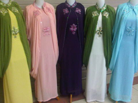 gamis dress busana baju muslim syahrini kaftan Busana Muslimah yang Trendy