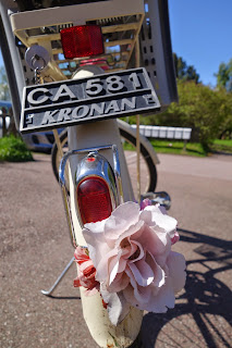 cykel cykla pimpad blommor retro kronan cykelkorg