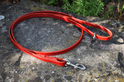 Custom dog leash in red leather 150 cm long suitable for medium and large size dogs