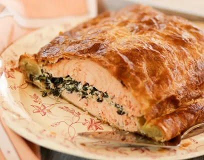 Herb-Coated Salmon in Puff Pastry: A Gourmet Delight
