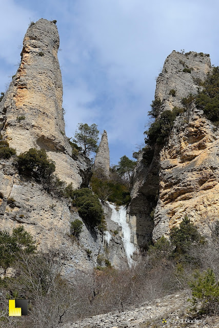 cascade de glace dans les gorges de pommerol photo pascal blachier