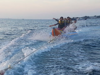 banana boat di pulau pramuka