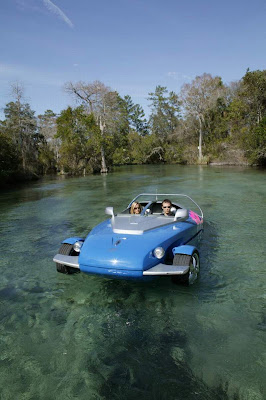 Sports Car & Speed Boat Seen On coolpicturesgallery.blogspot.com