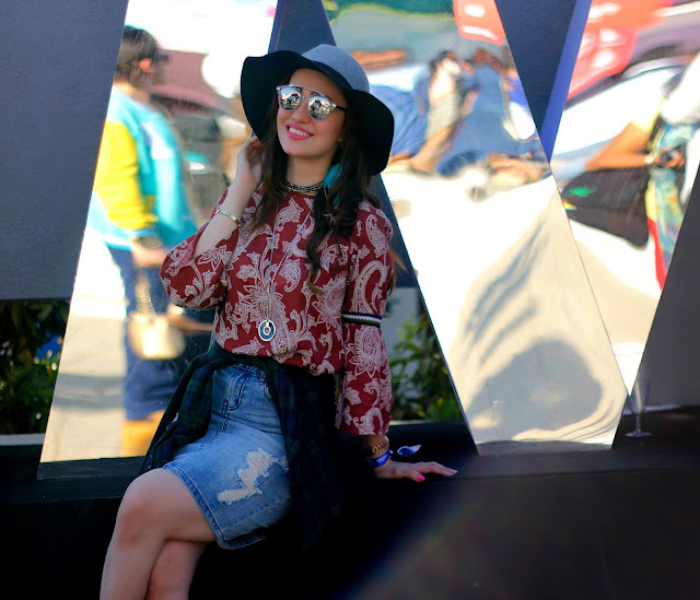 Vero Moda Sula Fest'16, Vero Moda Paisley Bell-sleeve top, ripped denim skirt, plaid shirt, boho-chic, 70's fashion,music festival look, floppy hat