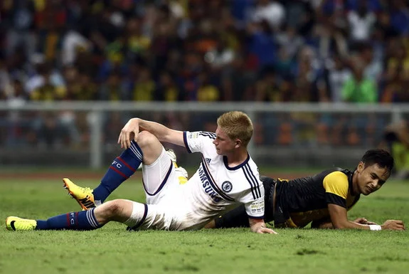 Chelsea player Kevin De Bruyne injured his knee after scoring a goal against Malaysia XI