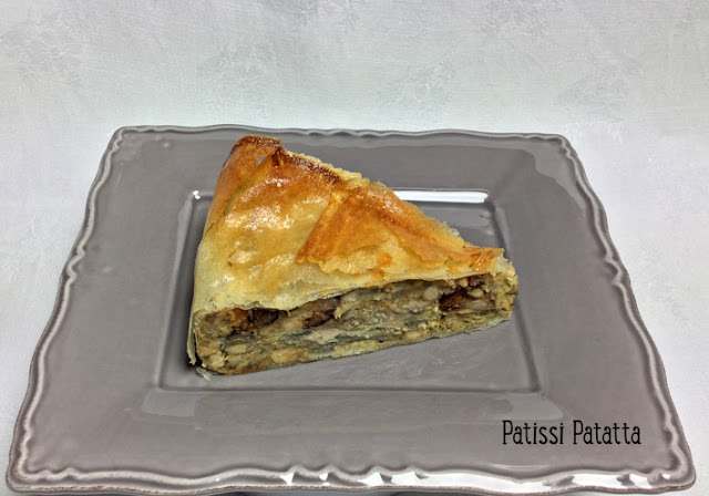 pastilla au poulet et pruneaux, pastilla poulet et graines, pastilla salée et sucrée, feuilles de brick, poulet, pruneaux, amandes, pignons de pin, graines de tournesol, cuisine étrangère, cuisine du Maghreb, recette sucrée salées,