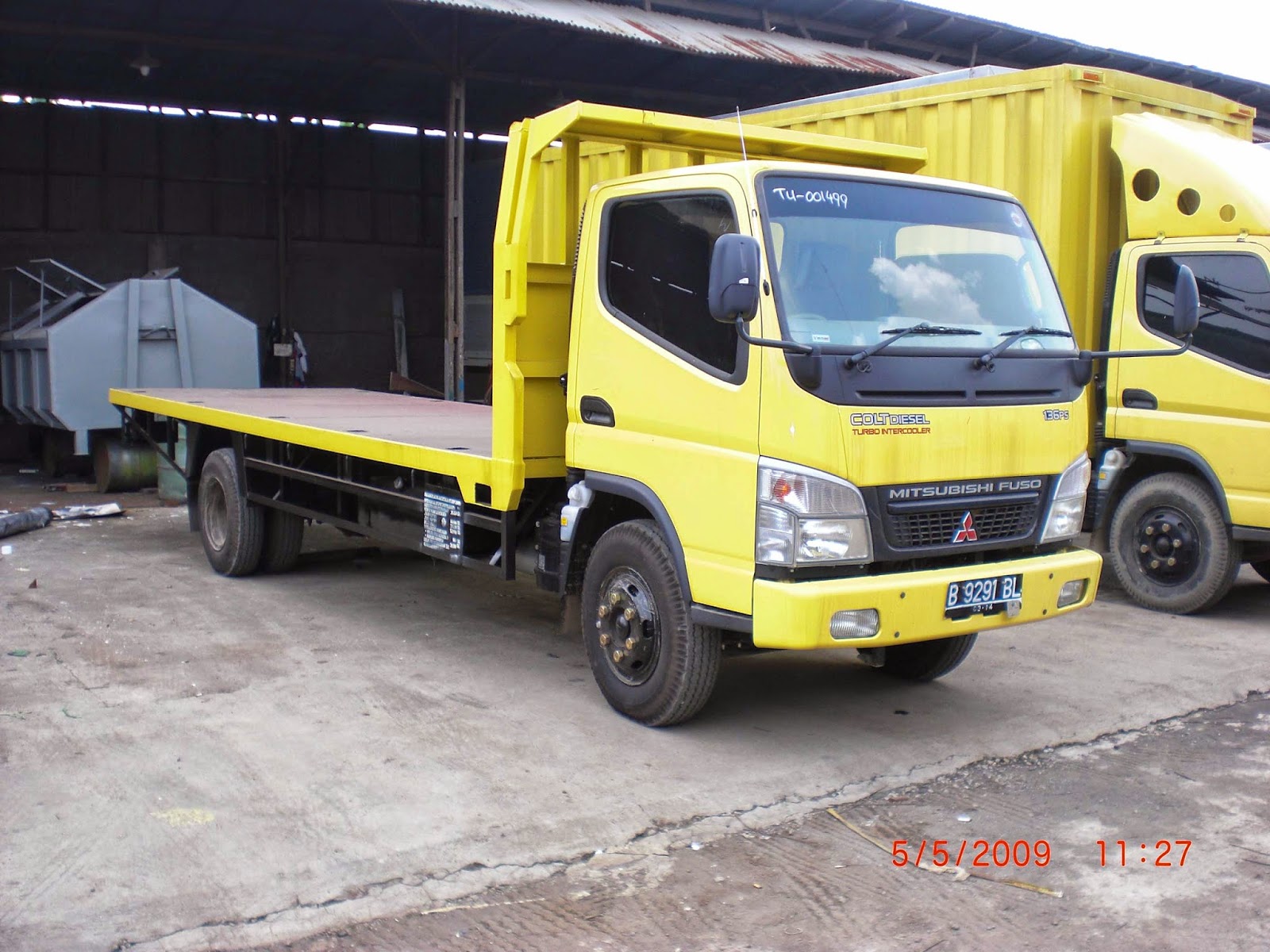 TRUCK BAK KAYU ATAU BAK BESI DEALER MITSUBISHI JAKARTA 