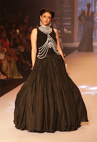 Aditi Rao Hydari In Black Dress From IIJW 2015