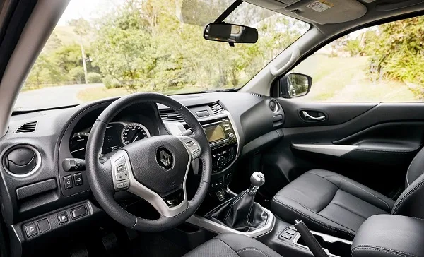 interior Renault Alaskan