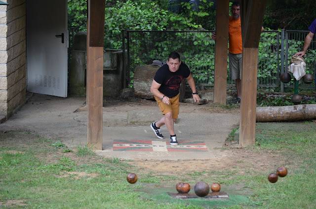 bolos a cachete en El Regato