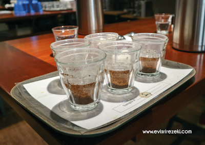 Cupping for Professional Class 5758 Coffee Lab