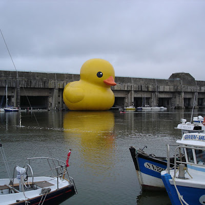 Canard de Bain by Florentijn Hofman