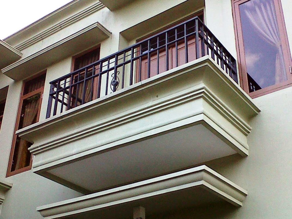 Model Balkon  Rumah  Lantai  2  Yang Elegan Dan Menawan
