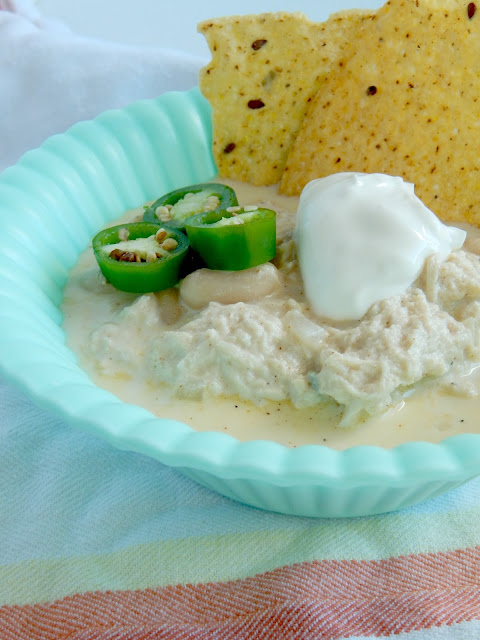 Creamy White Chicken Chili...a simple, one pot 30 minute soup that you're family will love!  Creamy, cheesy and comforting for the winter months. (sweetandsavoryfood.com)